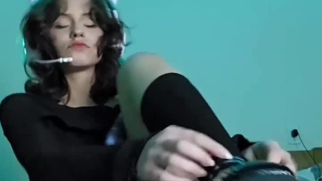 ⁣Theo Neko In Skirt Flashing Boobs and Pussy - Privacy Leaked Video