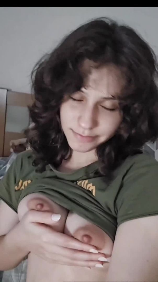 Theo Neko Flashing Her Boobs - Privacy Leaked Video