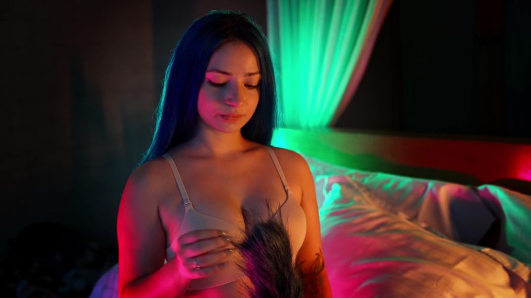 The Sounds of Girls - ASMR Yori Licks Your Ears In The Hot Poses