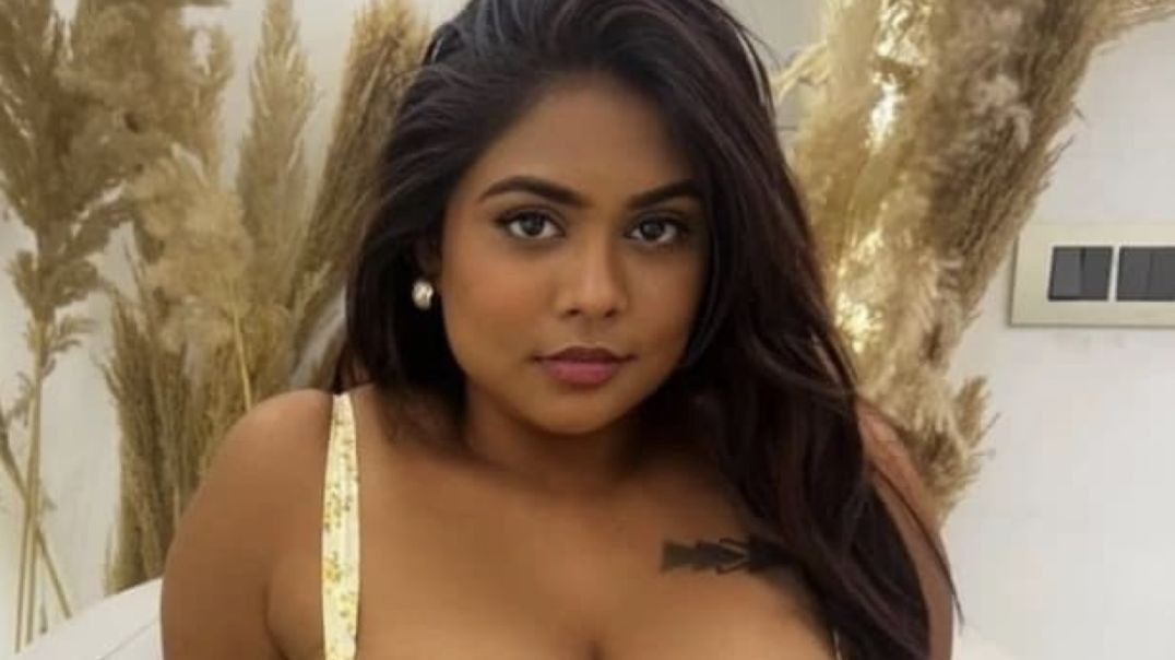 ⁣Busty Oasi Das Nude Giving Blowjob As Teacher