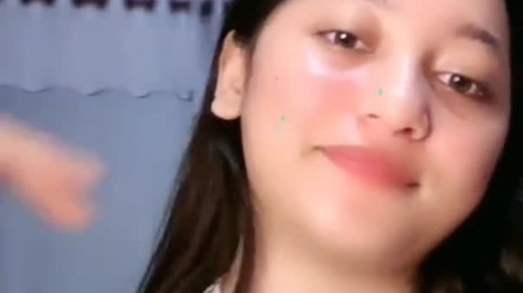 ⁣Tango Ashley aka Moon 121 Show Nude Doggy Pose on Bed With Face