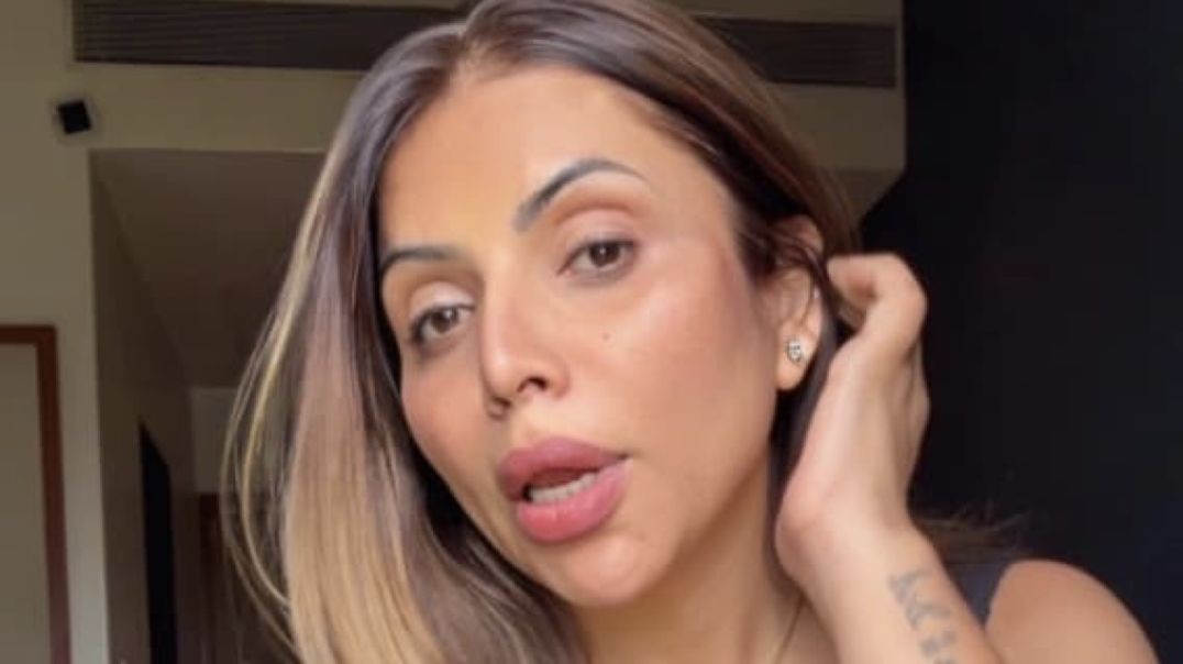 Instagram Girl Sonia Arora Nude Showering and Getting Ready Live App