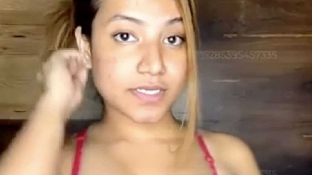 ⁣Instagram Babe Brishti Samaddar Showing Boobs & Stripping on Her App Live